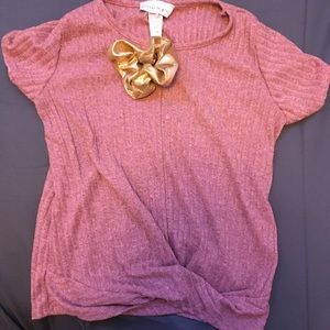 Pink loose summer shirt, and gold scrunchie hairpiece accessory